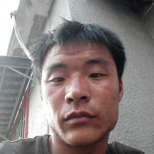 花魂踢善良的照片