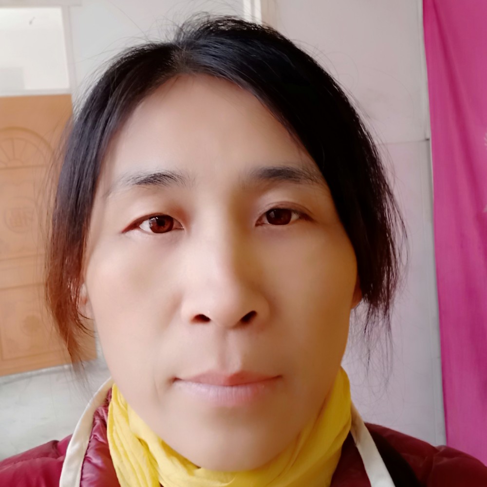 星雨挽手热心的照片