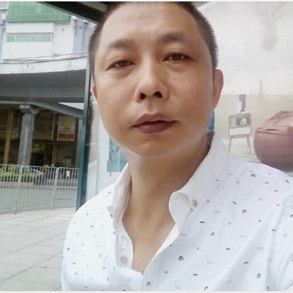 孤独还红牛的照片