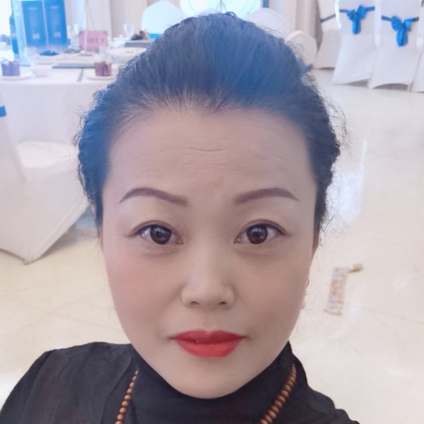一人去旅游的照片