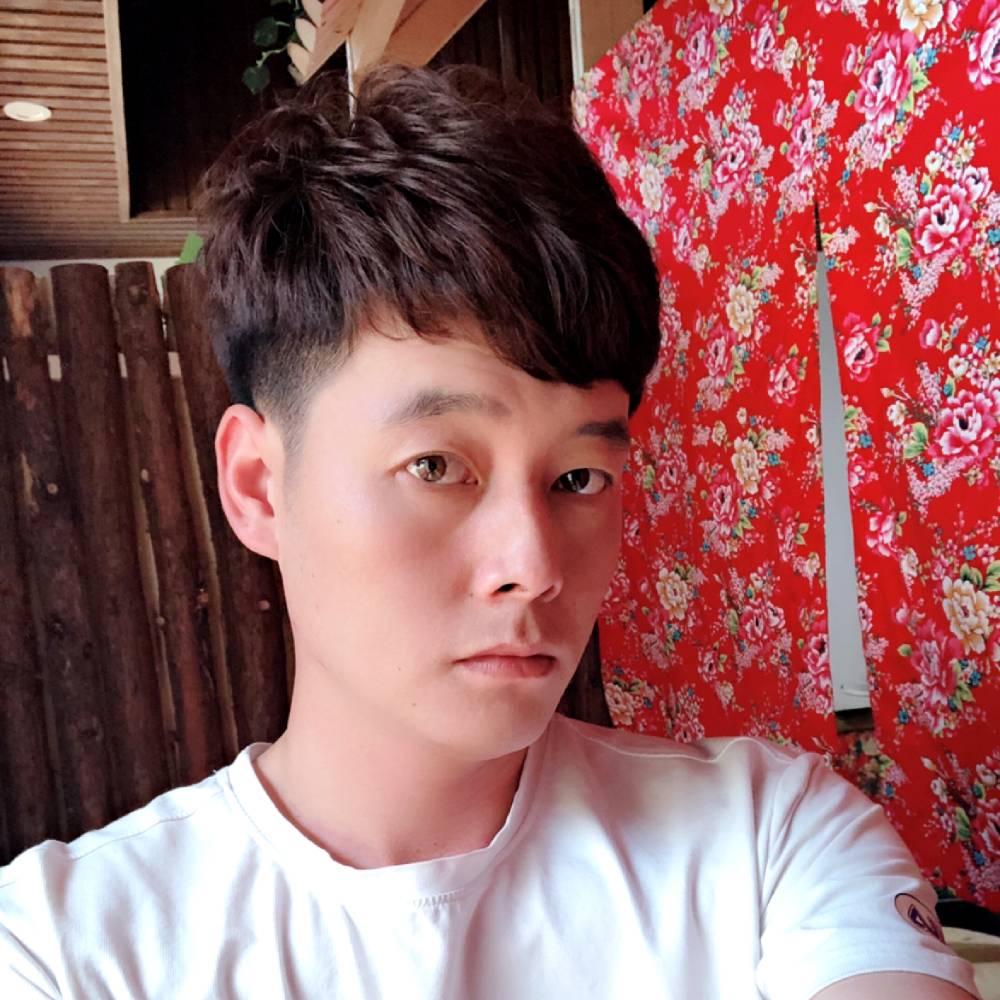 丰富晨阳。的照片