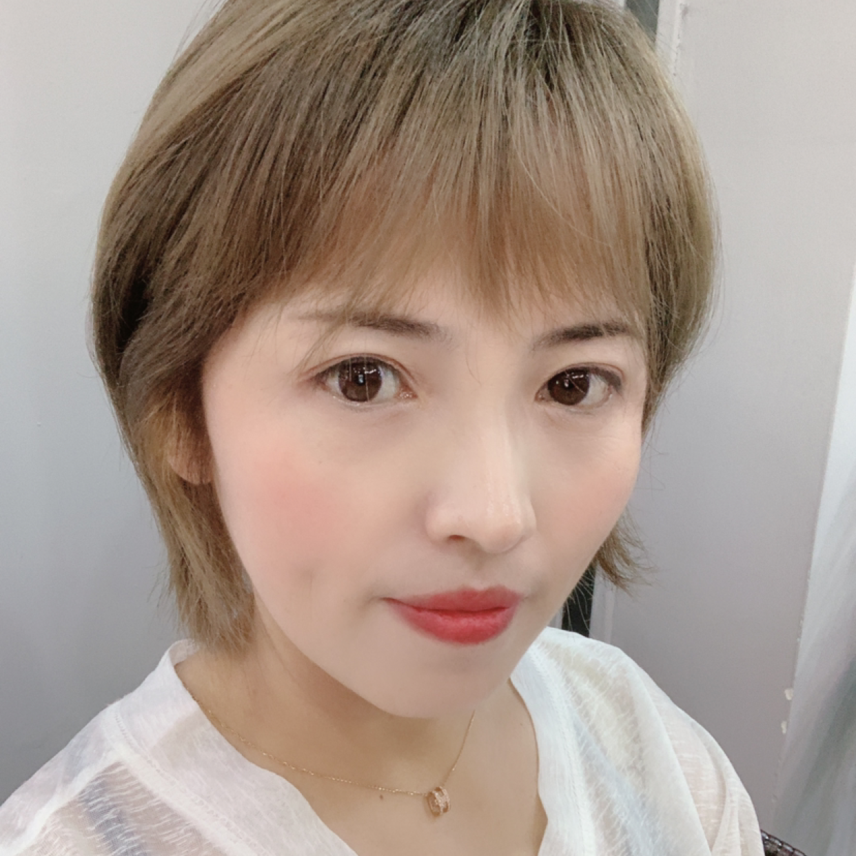 矜柔的着急的照片