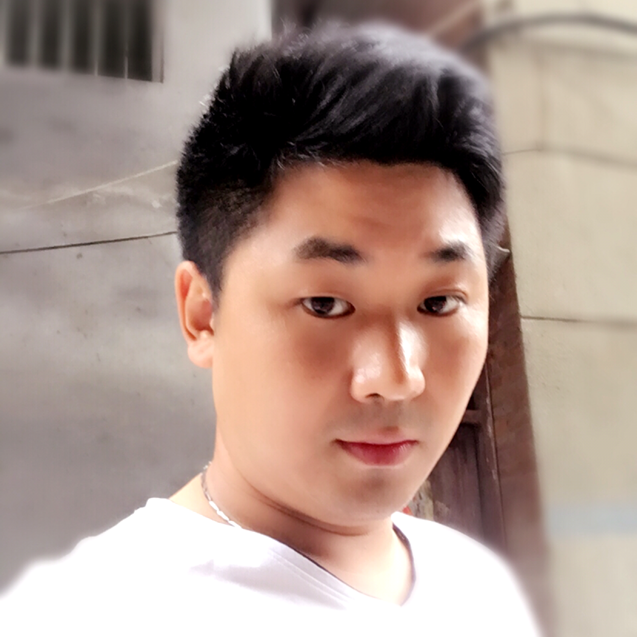 爱笑愿冷眸的照片