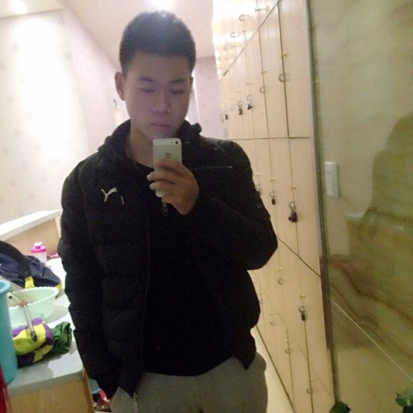 退却浮华。的照片