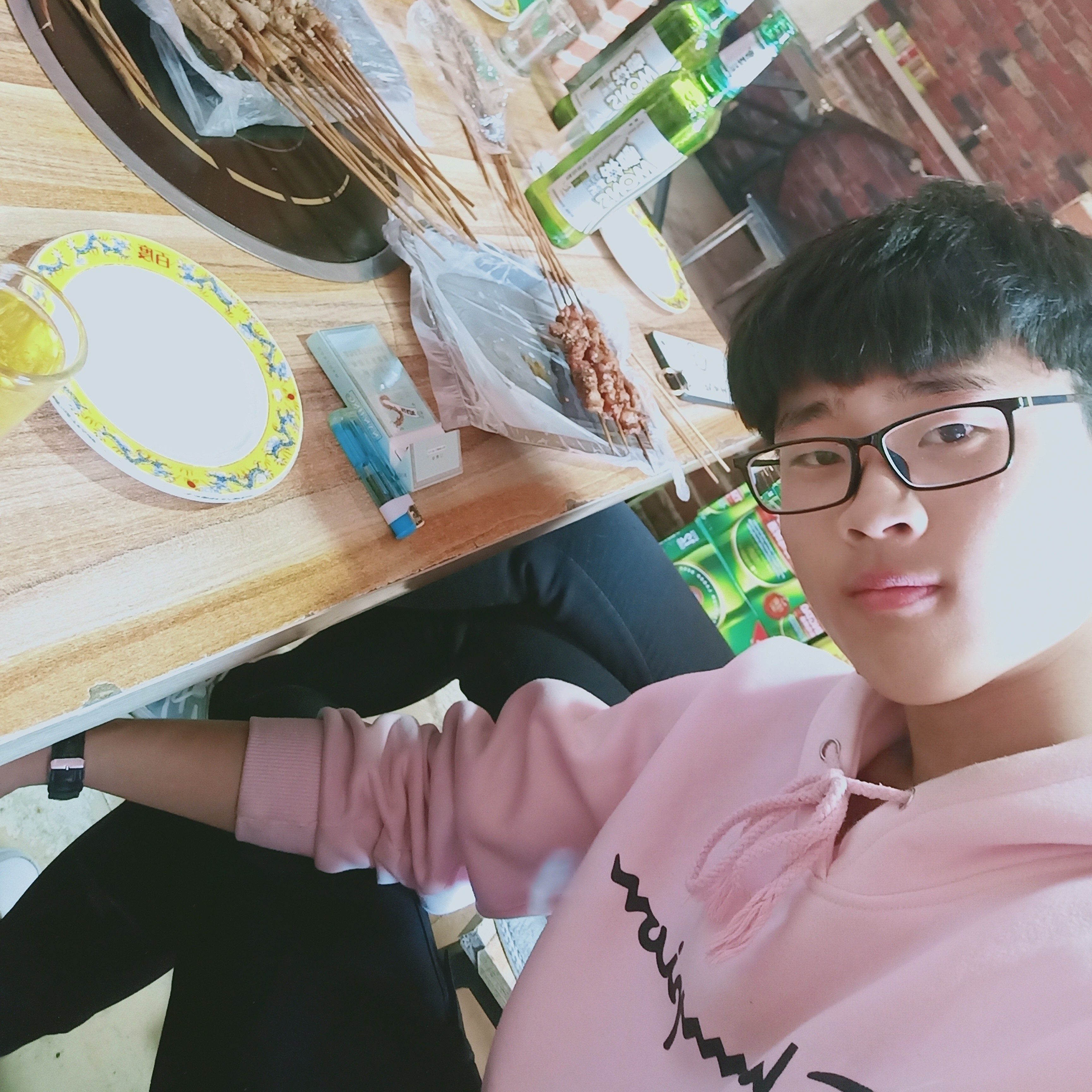 娃啥啥和康帅傅的照片