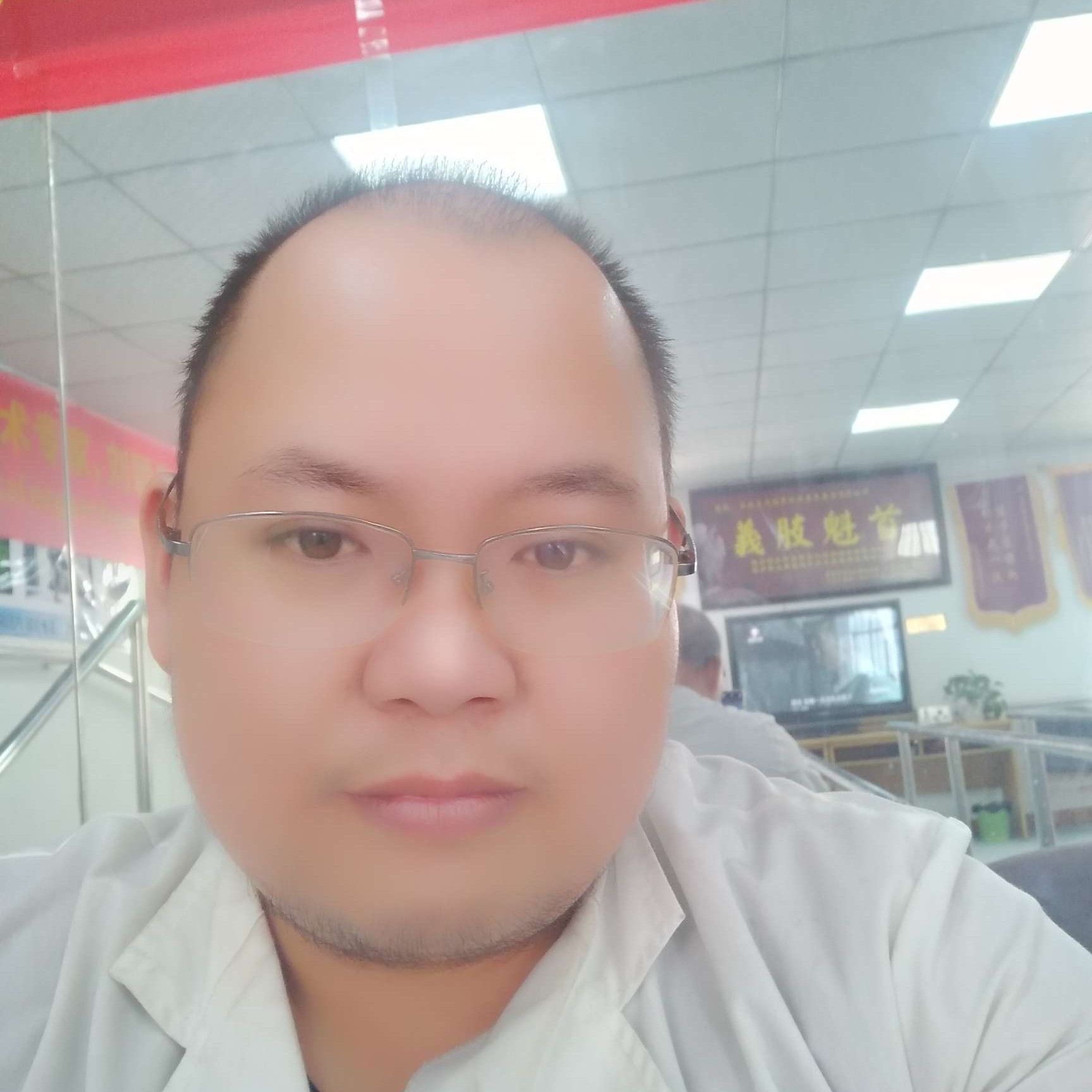 大地回眸清脆的照片