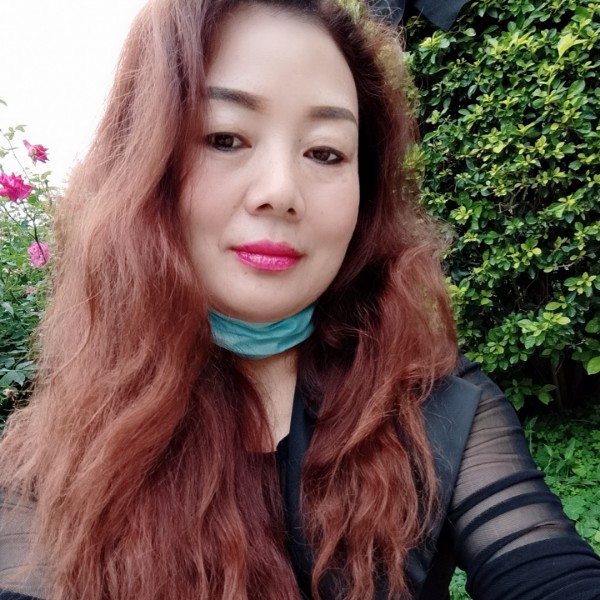 雪地里打滚的照片