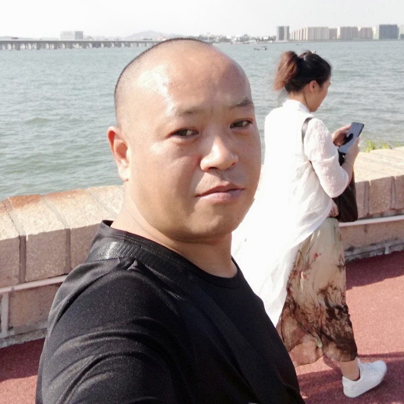 梁永钧的照片