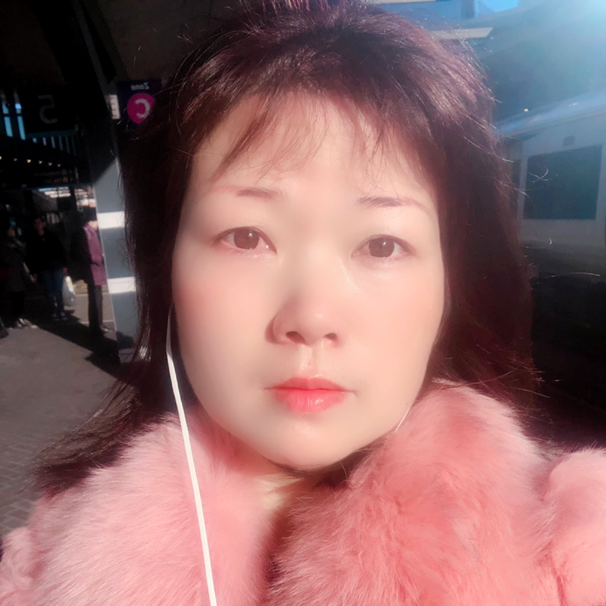 睫毛膏笑一个人的照片