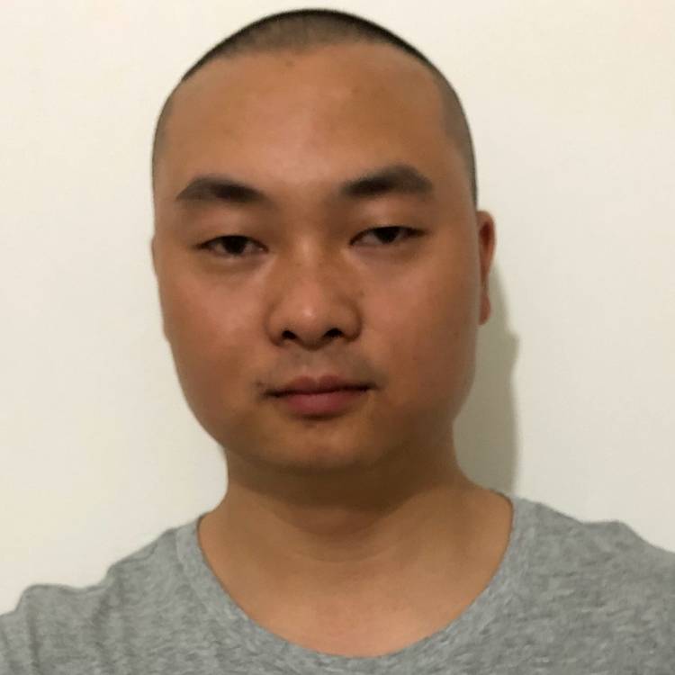 安详苦恋玉米的照片