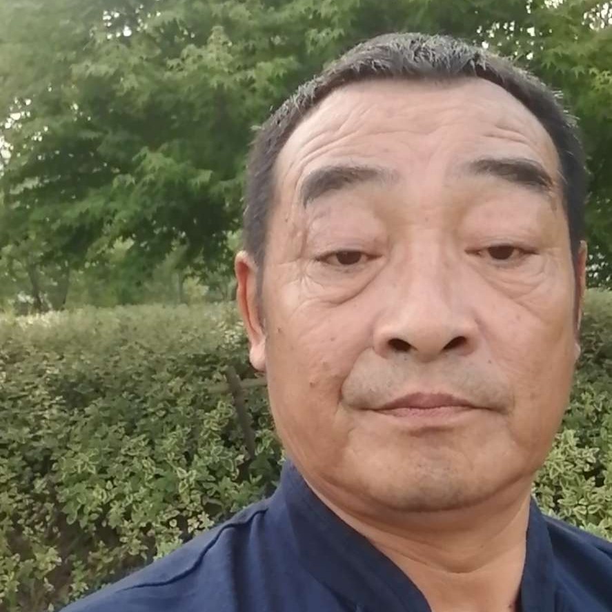 中心保卫怕黑的照片