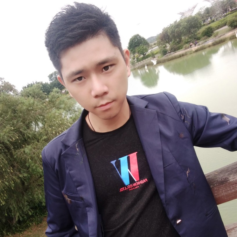 鲤鱼漫步凉笙的照片