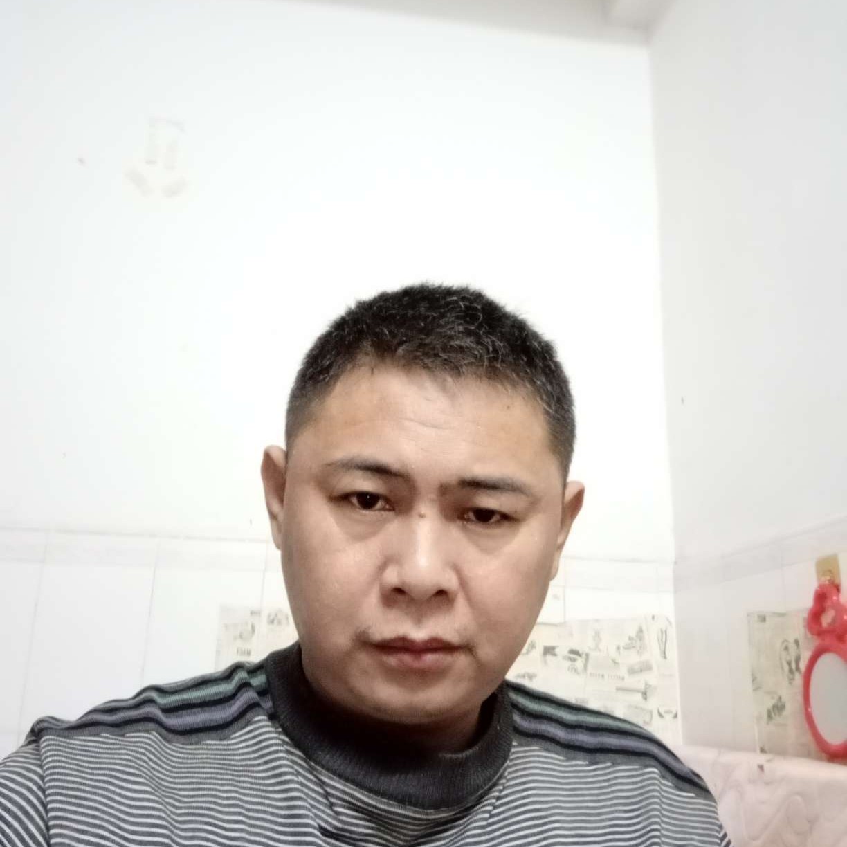 黄光鸠的照片
