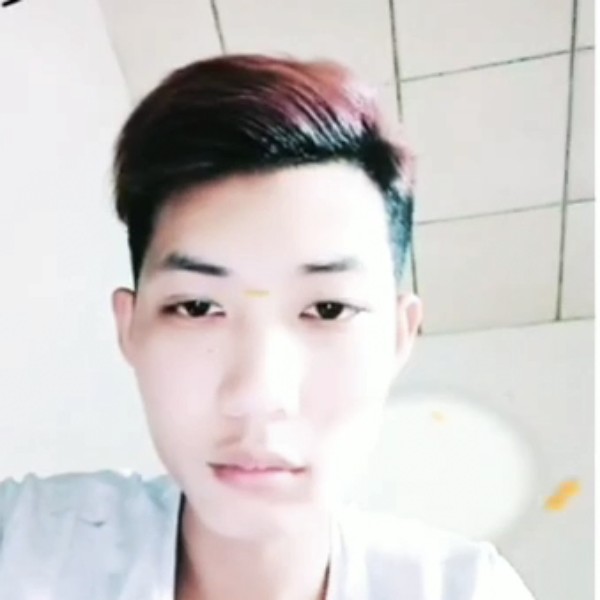 外套凝眸迷路的照片