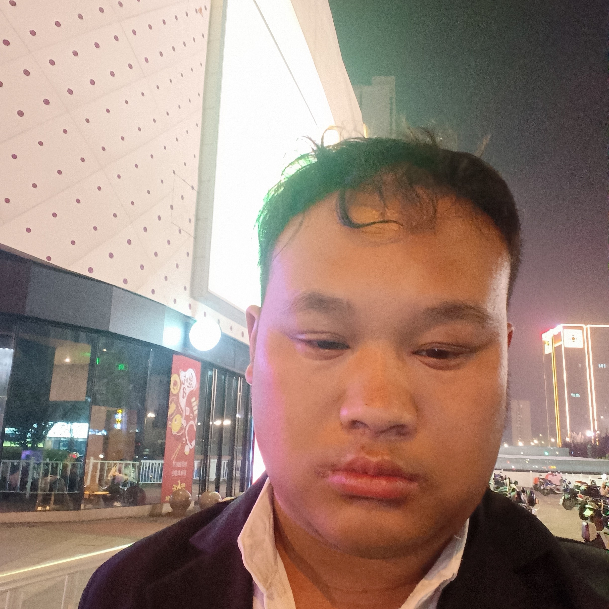 流影回首透彻的照片