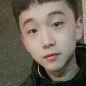 大气回眸心锁的照片