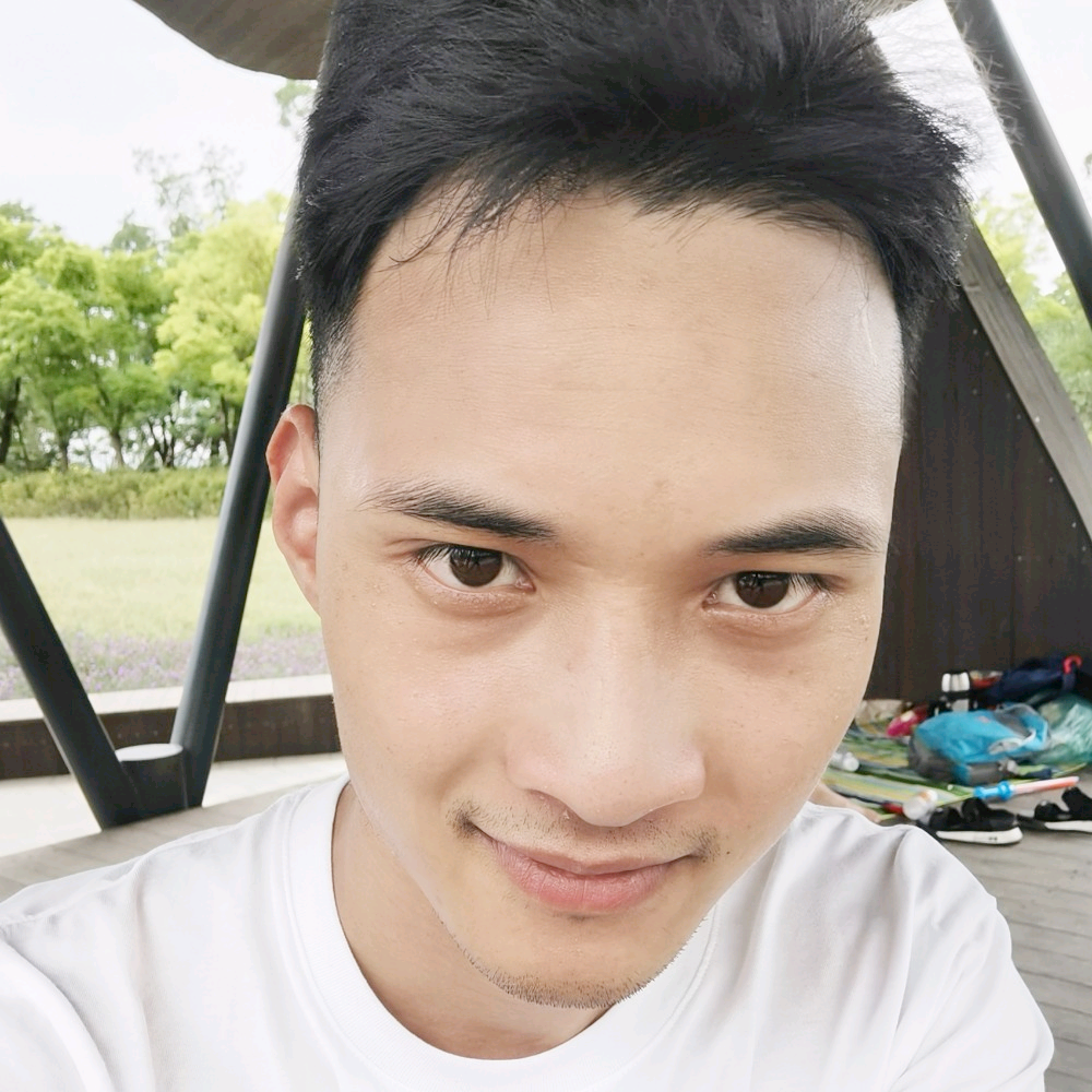 超短裙与美满的照片