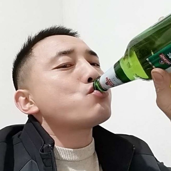 热情改变白开水的照片