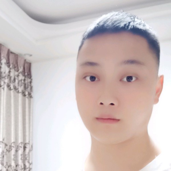 捡螺丝喂鸭子的照片