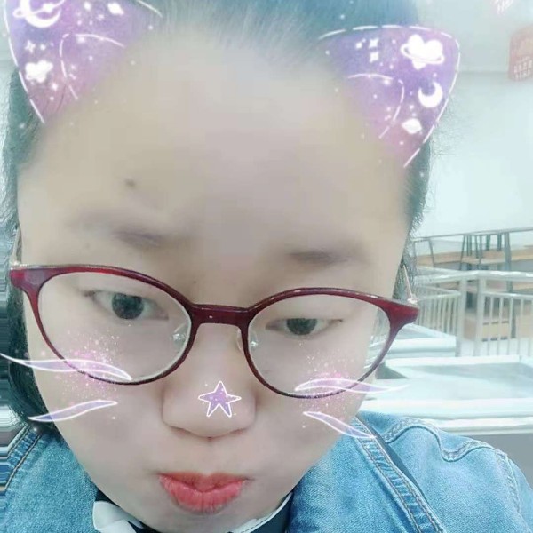 爱撒娇浅吻犀牛的照片
