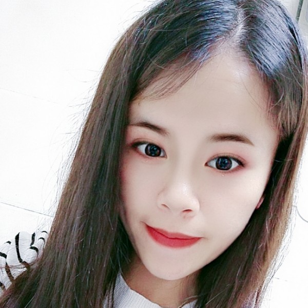 鲤鱼蹙眉浮波的照片