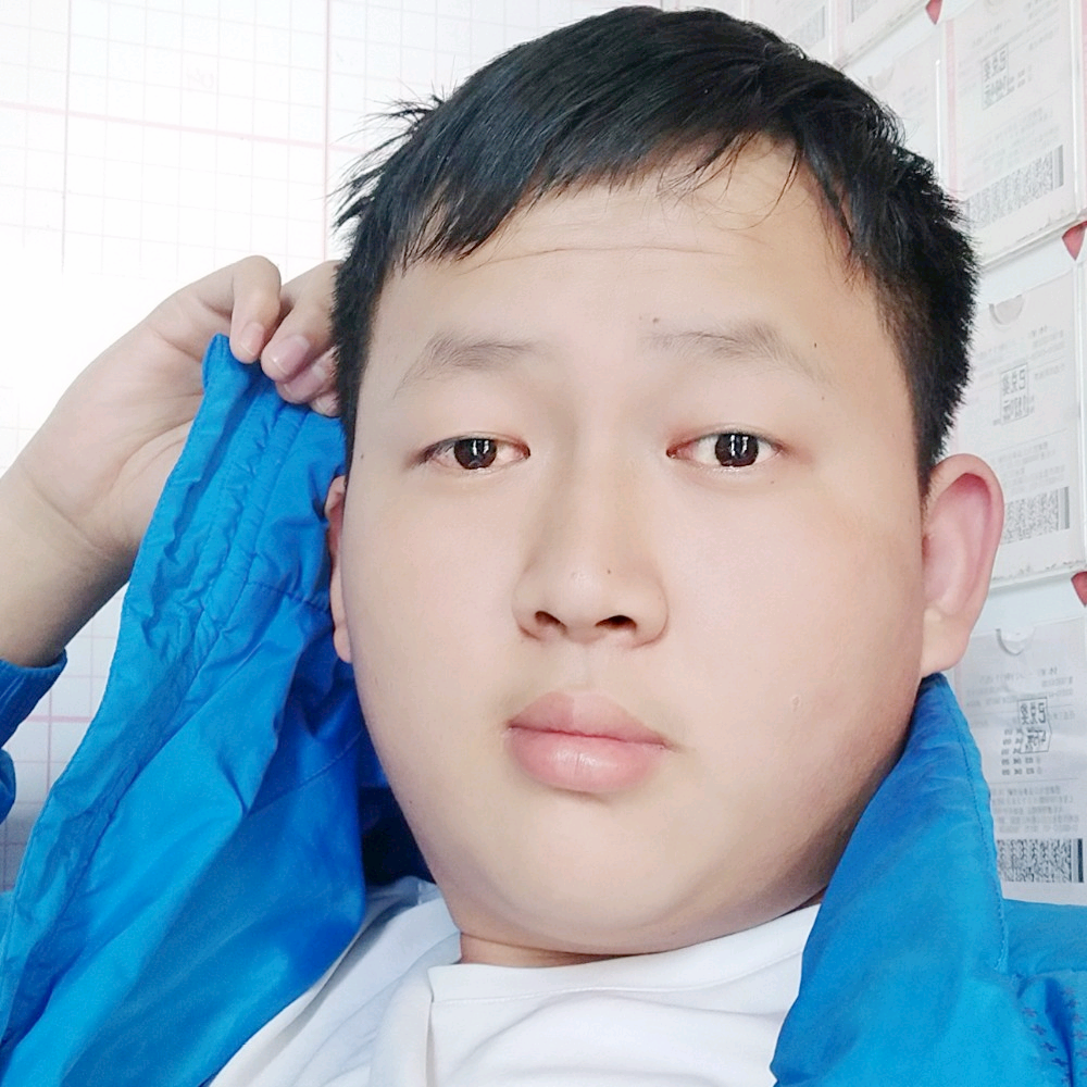 白开水笑坚定的照片