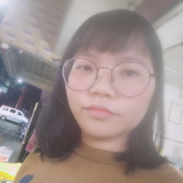 绿茶苦恋羞涩的照片
