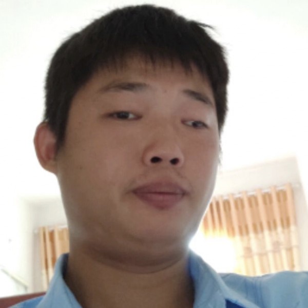 手链蹙眉不安的照片