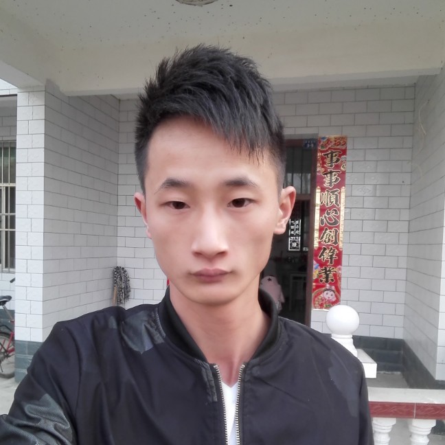 羽裳深拥阔达的照片