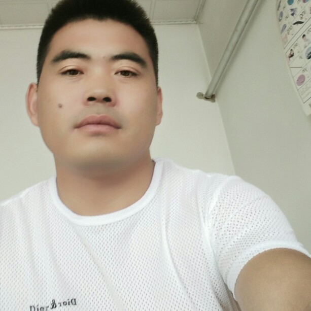 寂冷黑裤的照片