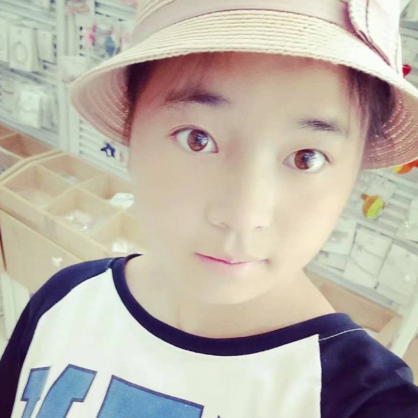 水壶闪闪的照片