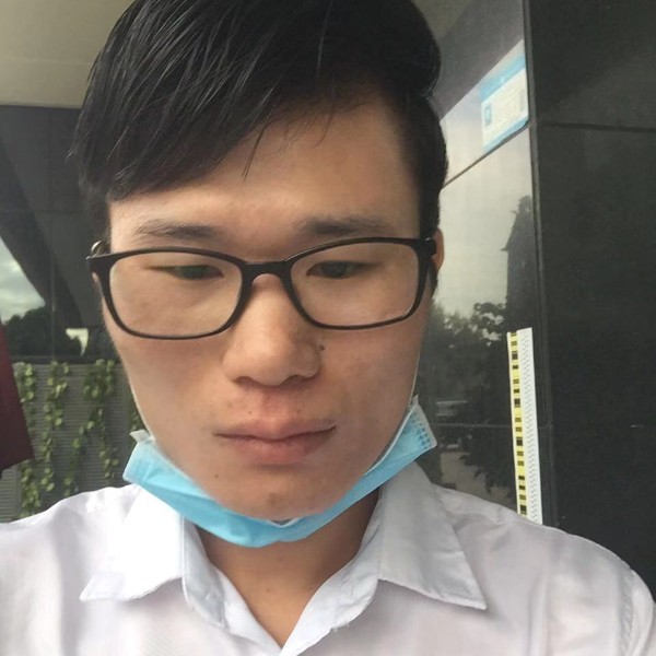 覃一峰的照片