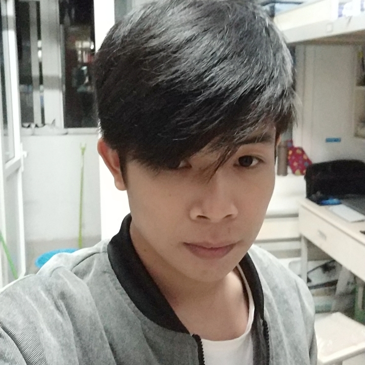 唯一的等于金鱼的照片