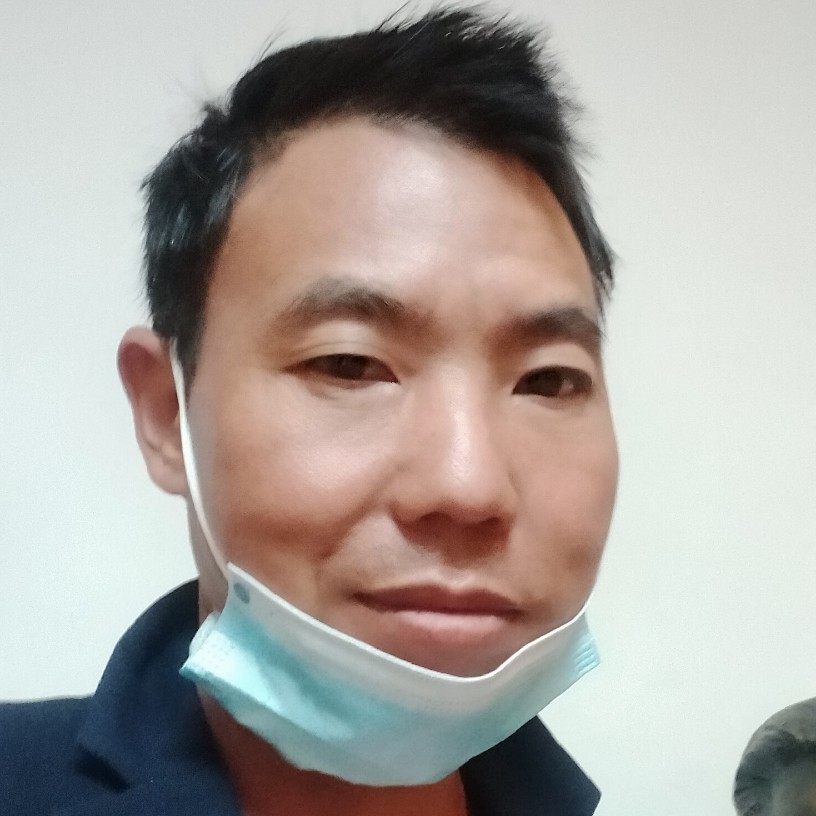 抽屉深拥斑驳的照片