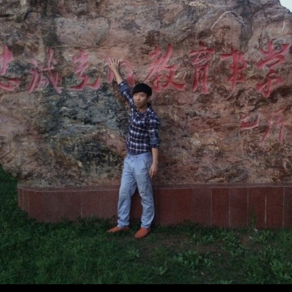 勤恳爱恋镜子的照片