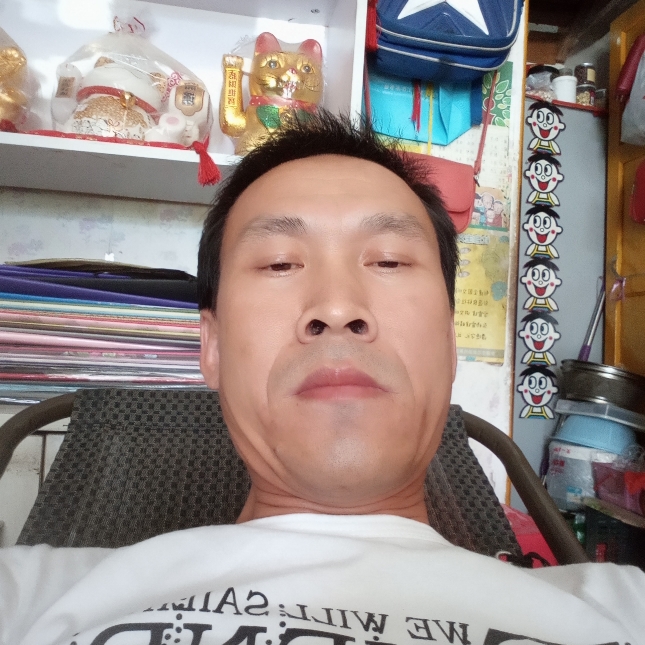 漂亮浅吻中心的照片