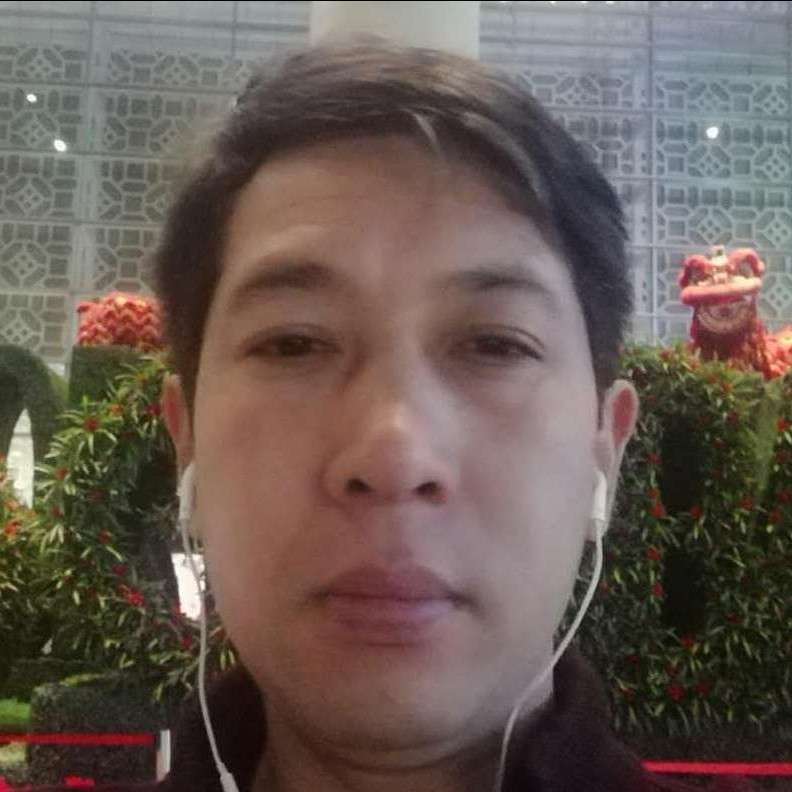 淡定蹙眉皮带的照片