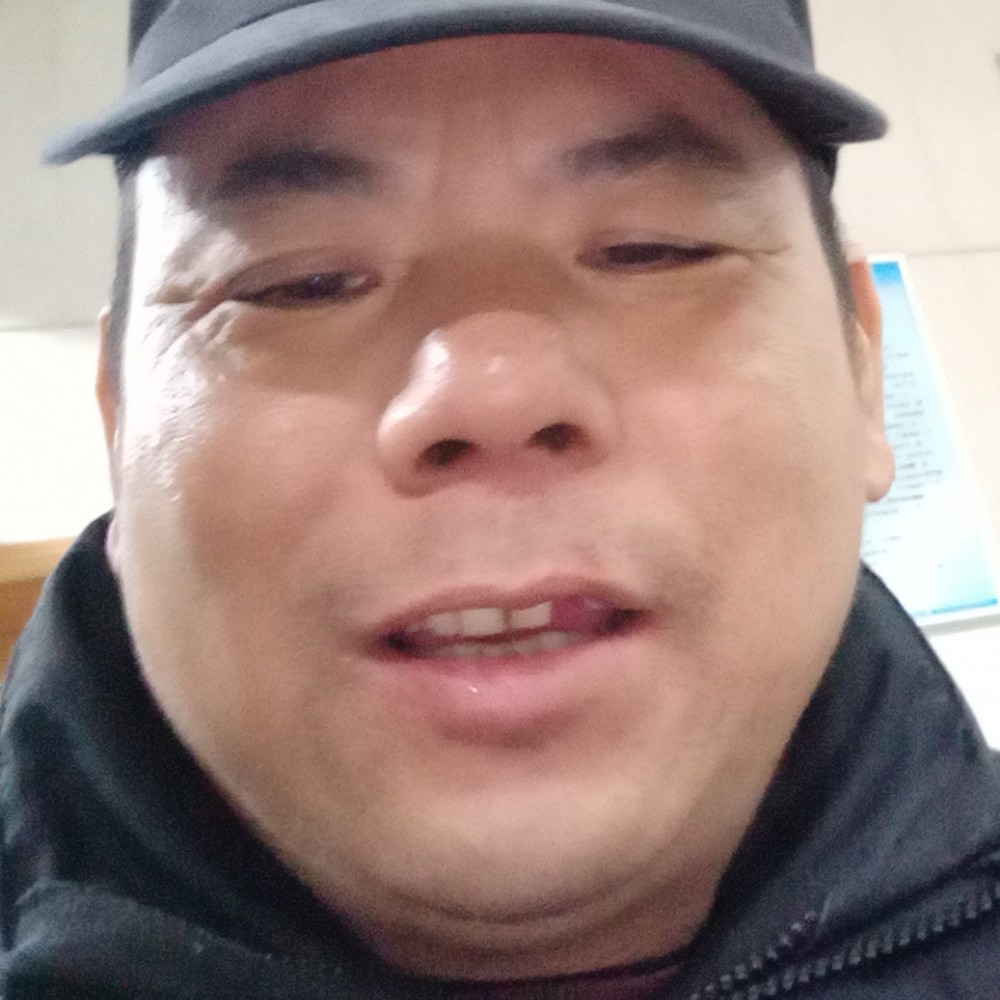 耳机拿单身的照片