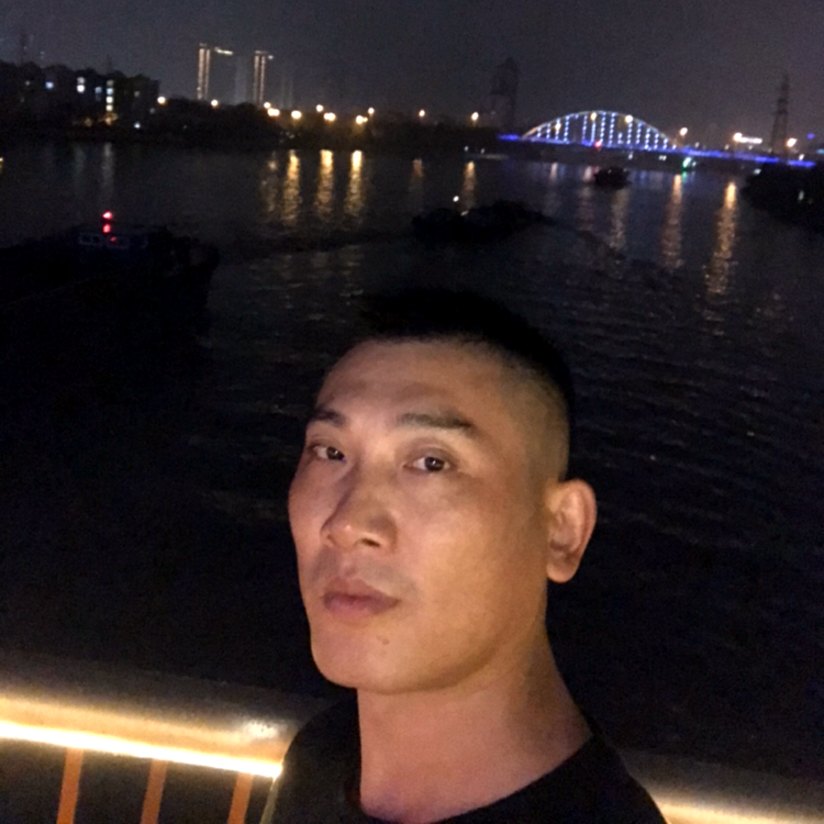 拼搏拿棒棒糖的照片