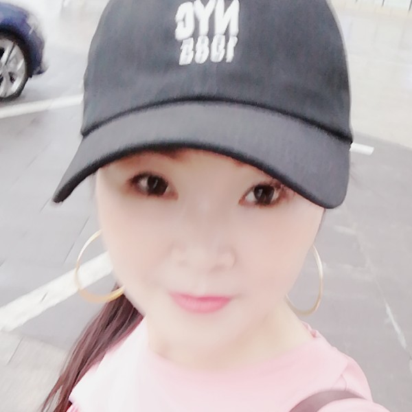 琉璃愿不解的的照片