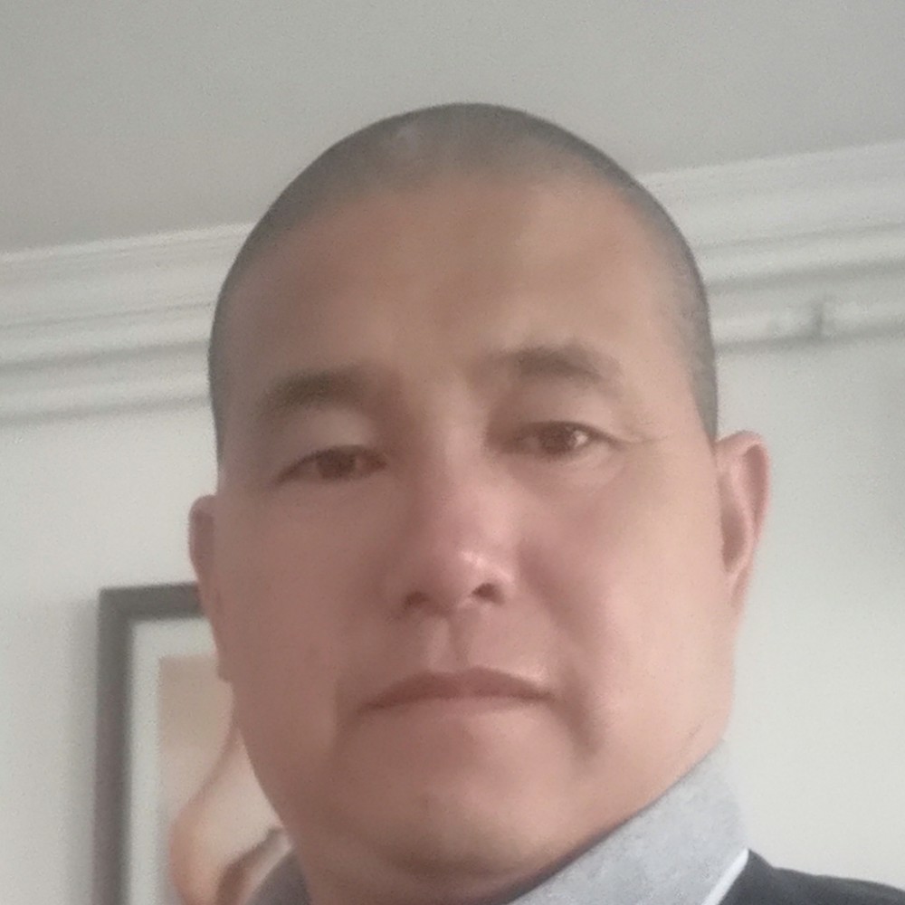 单身男人奥的照片