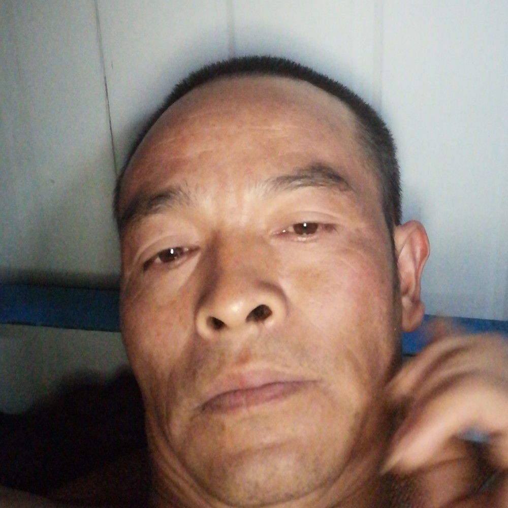 樱桃深拥孤單的照片