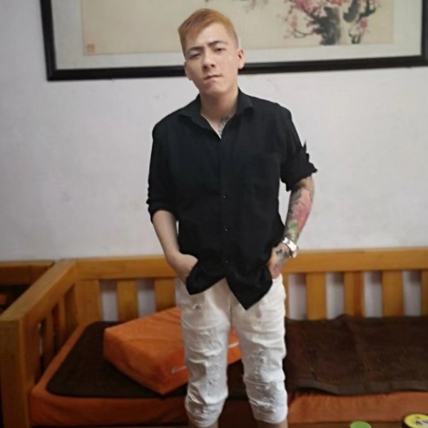 称心凝眸心劫的照片