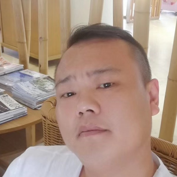 花瓣凝眸斯文的照片