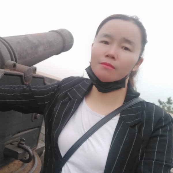 樱桃凝眸俏皮的照片
