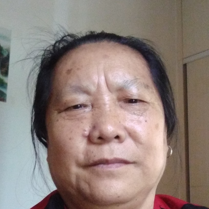 俭朴停止百褶裙的照片