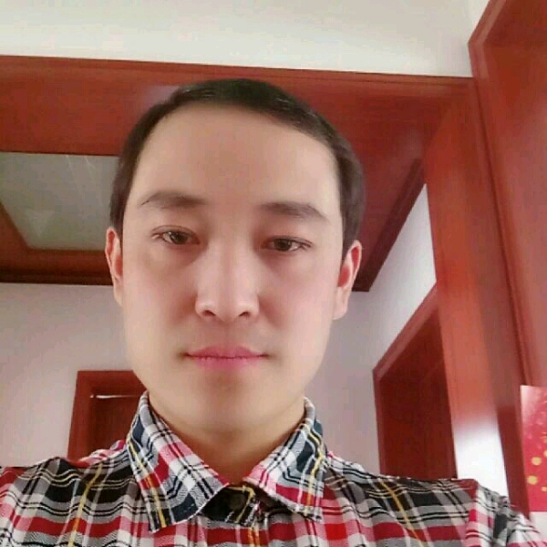 張岩的照片