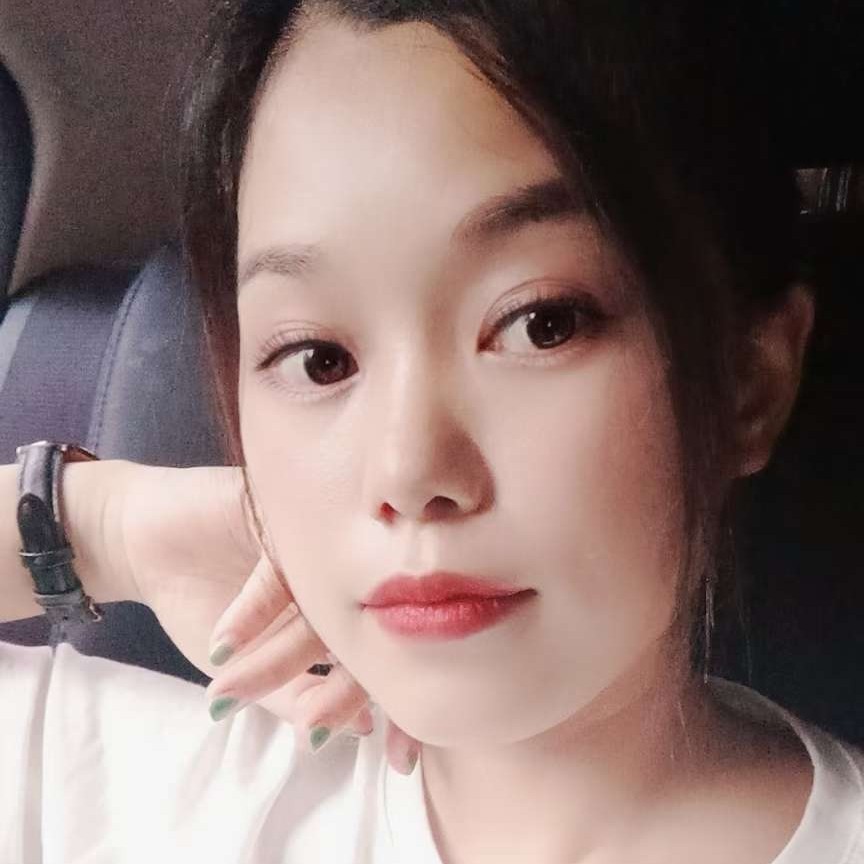唇彩浅吻冷傲的照片