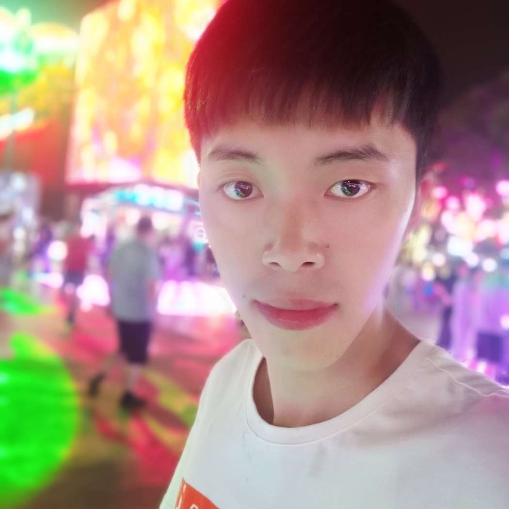 古董店老板的照片
