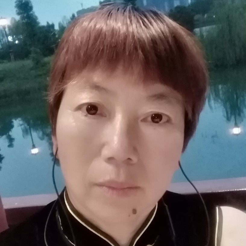 冷傲蹙眉大船的照片